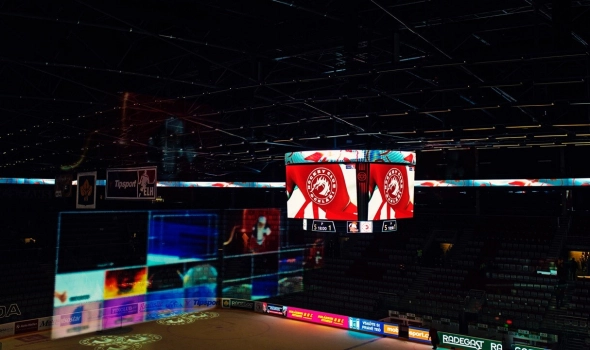 Media cube and 360º LED fascia boards at Werk Arena